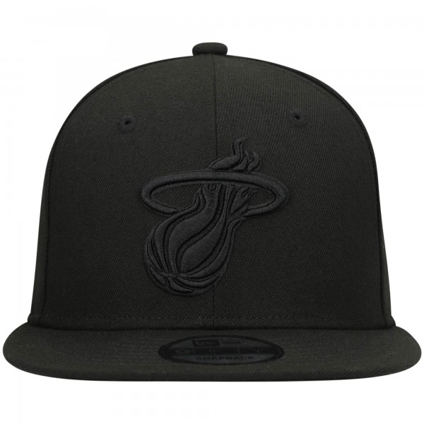Бейсболка Miami Heat New Era Black On Black 9FIFTY Snapback