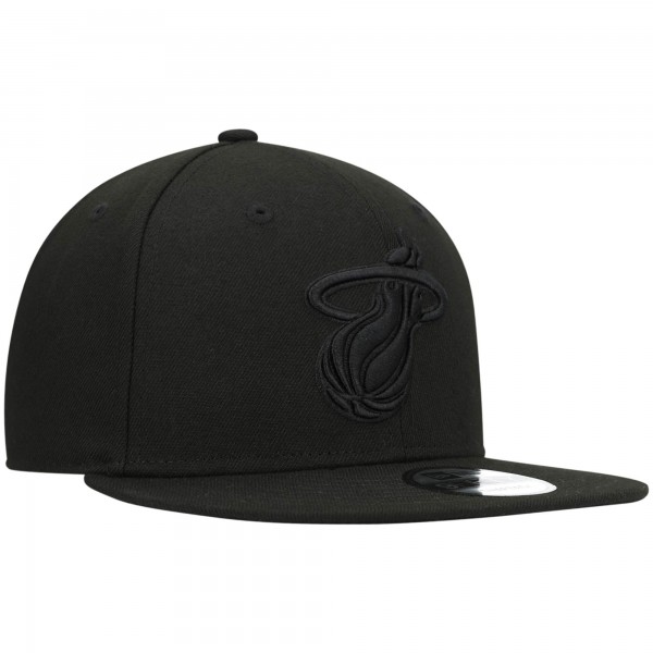 Бейсболка Miami Heat New Era Black On Black 9FIFTY Snapback