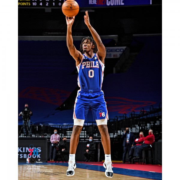 Unsigned Philadelphia 76ers Tyrese Maxey Fanatics Authentic Shooting in Royal Jersey Photograph