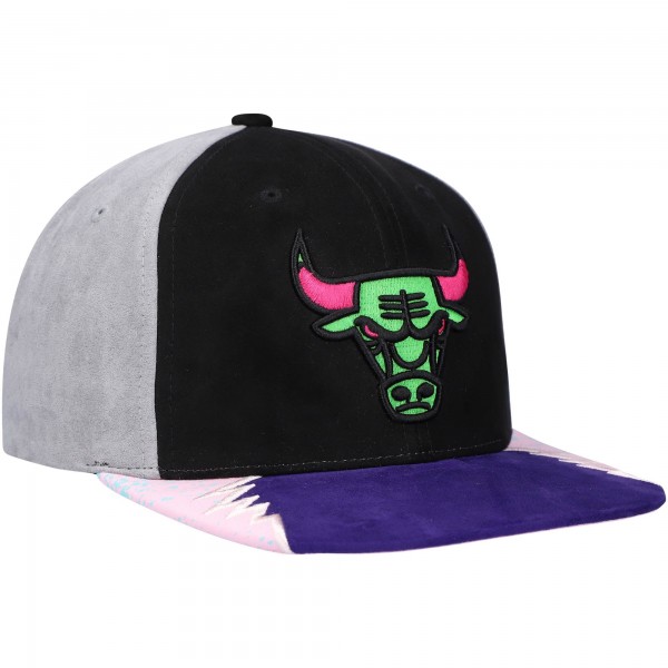 Бейсболка Chicago Bulls Mitchell & Ness Day 5 - Black/Pink - официальный мерч NBA