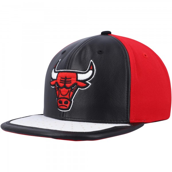 Бейсболка Chicago Bulls Mitchell & Ness Day One - Black/White