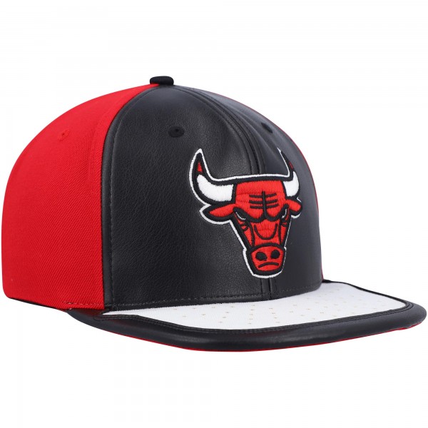 Бейсболка Chicago Bulls Mitchell & Ness Day One - Black/White