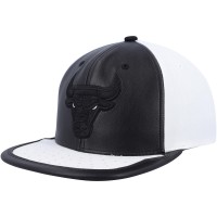 Бейсболка Chicago Bulls Mitchell & Ness NBA Day One - Black/White