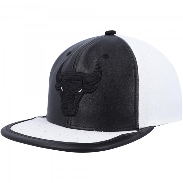 Бейсболка Chicago Bulls Mitchell & Ness NBA Day One - Black/White