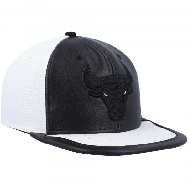 Бейсболка Chicago Bulls Mitchell & Ness NBA Day One - Black/White
