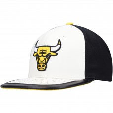 Chicago Bulls Mitchell & Ness Day One Snapback Hat - White/Yellow