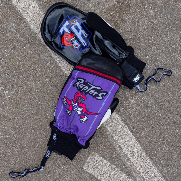 Варежки Toronto Raptors Classic Snow