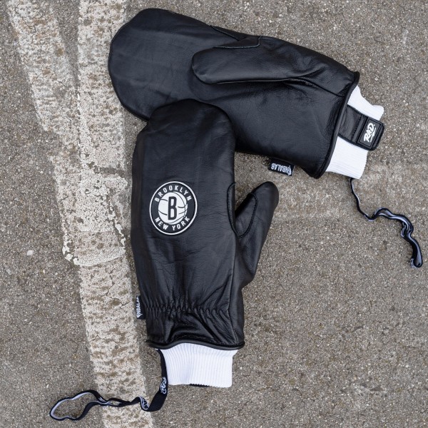 Варежки Brooklyn Nets Team Snow