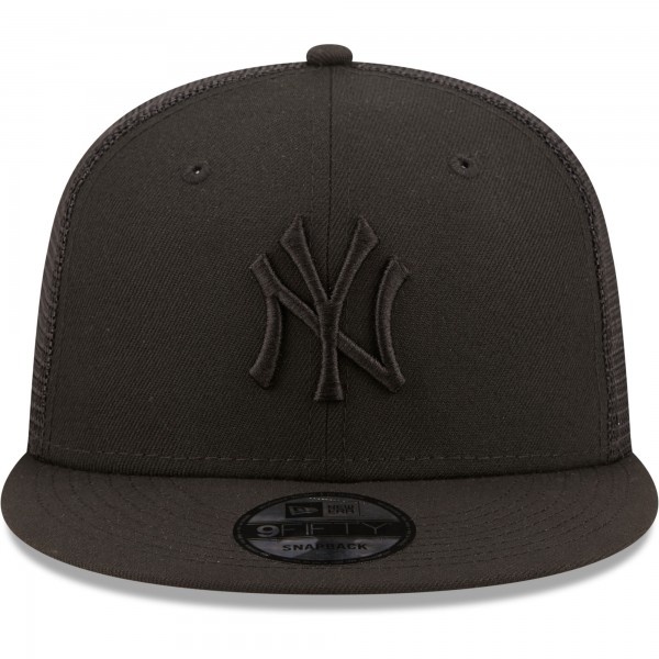 Бейсболка New York Yankees New Era Blackout Trucker 9FIFTY
