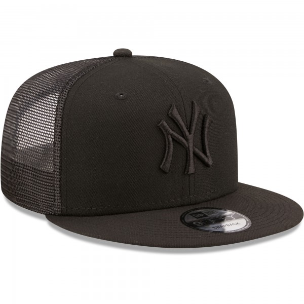 Бейсболка New York Yankees New Era Blackout Trucker 9FIFTY