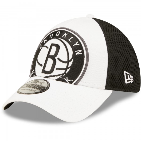 Бейсболка Brooklyn Nets New Era Large Logo 39THIRTY - White/Black