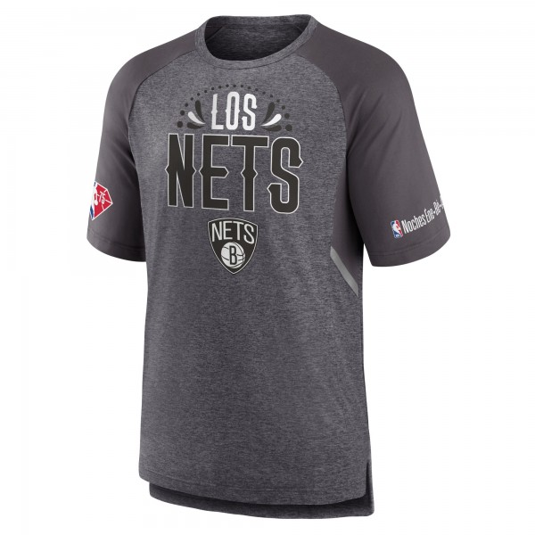 Футболка Brooklyn Nets 2022 Noches Ene-Be-A Core Shooting Raglan - Heathered Gray