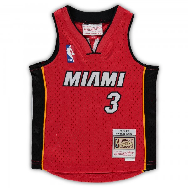 Малышам Miami Heat Dwyane Wade Mitchell & Ness Red 2005/06 Hardwood Classics Player Jersey