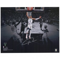 Autographed Milwaukee Bucks Giannis Antetokounmpo Fanatics Authentic 11 x 14 Dunk Spotlight Photograph