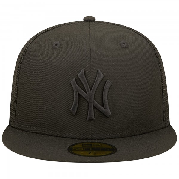 Бейсболка New York Yankees New Era Blackout Trucker 59FIFTY