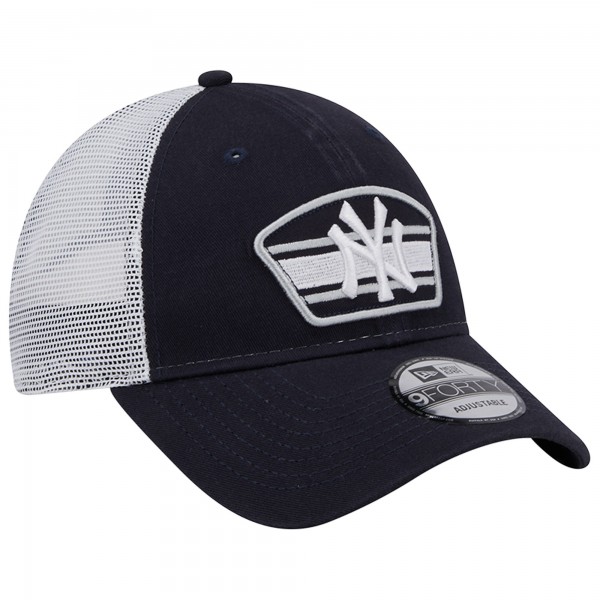 New York Yankees New Era Navy/White Logo Patch 9FORTY Trucker Snapback Hat