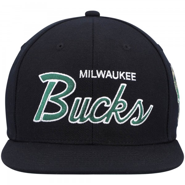 Бейсболка Milwaukee Bucks Mitchell & Ness Hardwood Classics Script 2.0 - Black