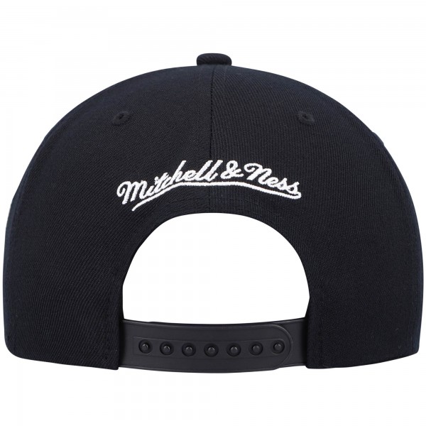 Бейсболка Milwaukee Bucks Mitchell & Ness Hardwood Classics Script 2.0 - Black
