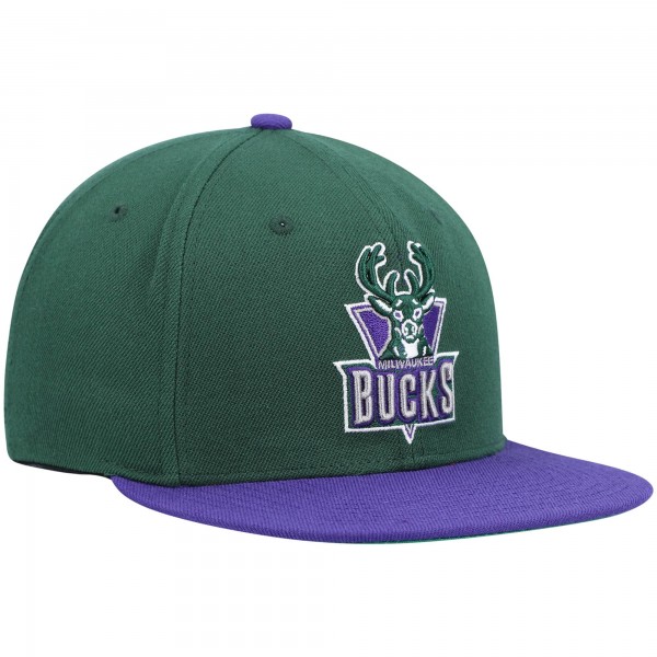 Бейсболка Milwaukee Bucks Mitchell & Ness Hardwood Classics Team Two-Tone 2.0 - Green/Purple