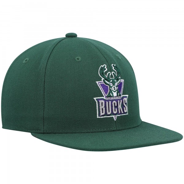 Milwaukee Bucks Mitchell & Ness Green Hardwood Classics Team Ground 2.0 Snapback Hat