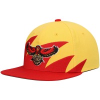 Бейсболка Atlanta Hawks Mitchell & Ness Hardwood Classics Sharktooth - Yellow/Red