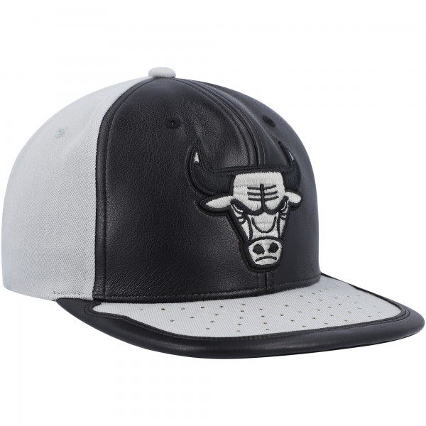 Бейсболка Chicago Bulls Mitchell & Ness Day One - Black/Gray