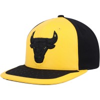 Бейсболка Chicago Bulls Mitchell & Ness Day One - Yellow/Black