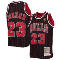 Игровая джерси Michael Jordan Chicago Bulls Mitchell & Ness Youth 1996-97 Hardwood Classics Authentic - Black/Red
