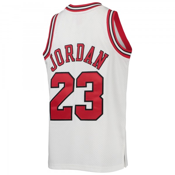 Игровая джерси Youth Chicago Bulls Michael Jordan Mitchell & Ness White 1997/98 Hardwood Classics Authentic