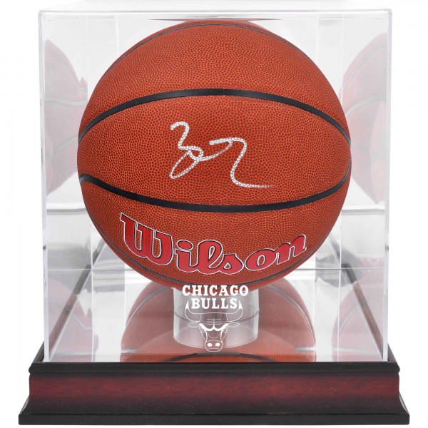 Мяч Autographed Chicago Bulls Lonzo Ball Authentic Wilson Team Logo with Mahogany Team Logo Display Case