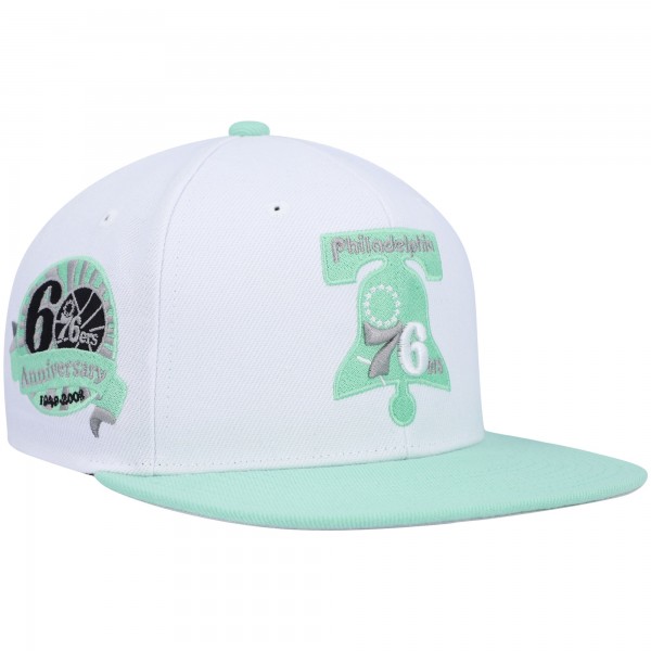 Бейсболка Philadelphia 76ers Mitchell & Ness Hardwood Classics 60th Anniversary Pure Platinum - White