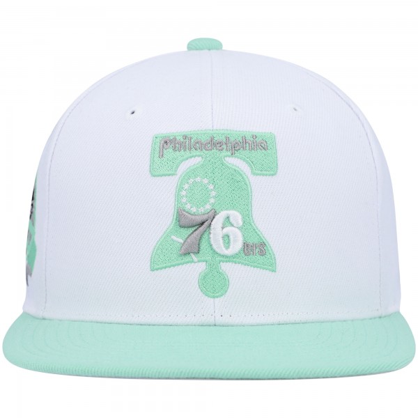 Бейсболка Philadelphia 76ers Mitchell & Ness Hardwood Classics 60th Anniversary Pure Platinum - White