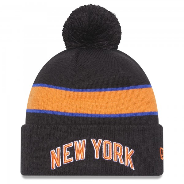 Шапка с помпоном New York Knicks New Era 2022/23 City Edition Official Cuffed - Gray