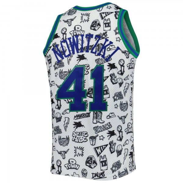 Игровая форма  Dirk Nowitzki Dallas Mavericks Mitchell & Ness 1998/99 Hardwood Classics Doodle Swingman - White