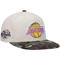 Бейсболка Los Angeles Lakers Mitchell & Ness Hardwood Classics 2010 NBA Finals Patch Off White Camo - Cream
