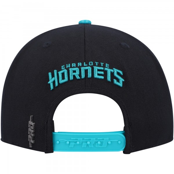 Бейсболка Charlotte Hornets Pro Standard Old English - Black