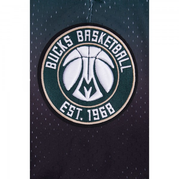 Шорты Milwaukee Bucks Pro Standard Ombre Mesh - Black/Hunter Green