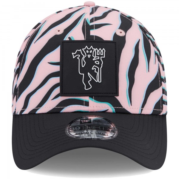 Бейсболка Manchester United New Era Zebra All Over Print 39THIRTY - Pink/Black
