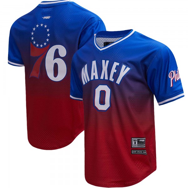 Именная футболка Tyrese Maxey Philadelphia 76ers Post Ombre - Royal/Red